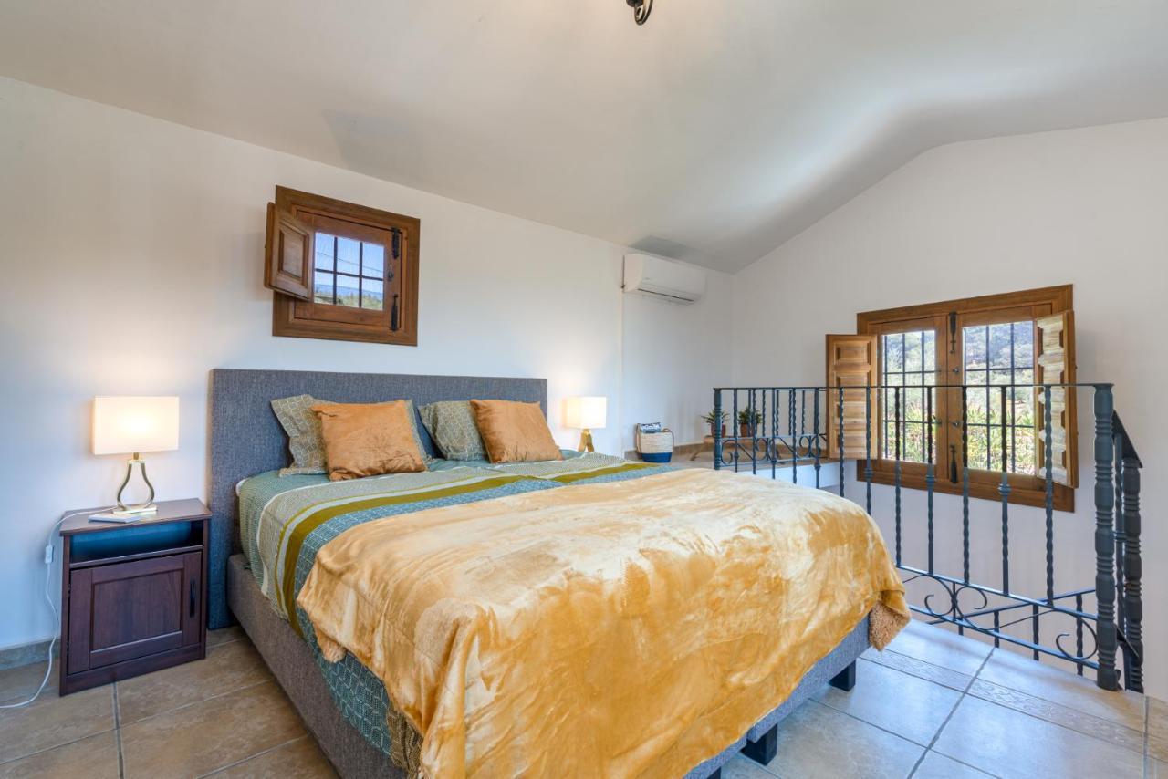 Hacienda La Buena Vida B&B En Appartementen Algarinejo Ngoại thất bức ảnh